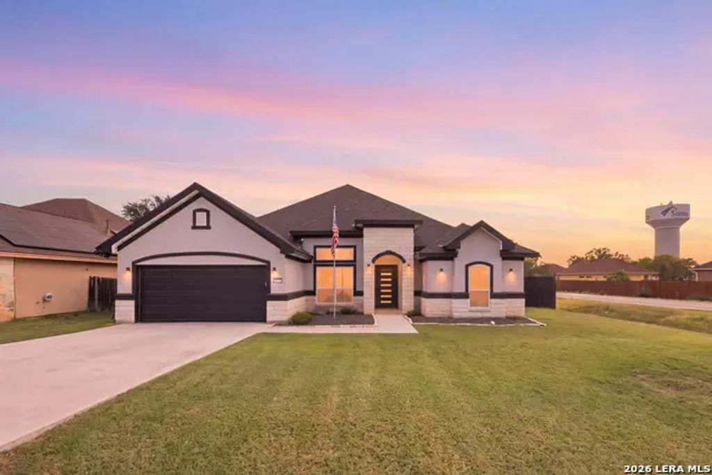 15710 Fair Ln, Selma