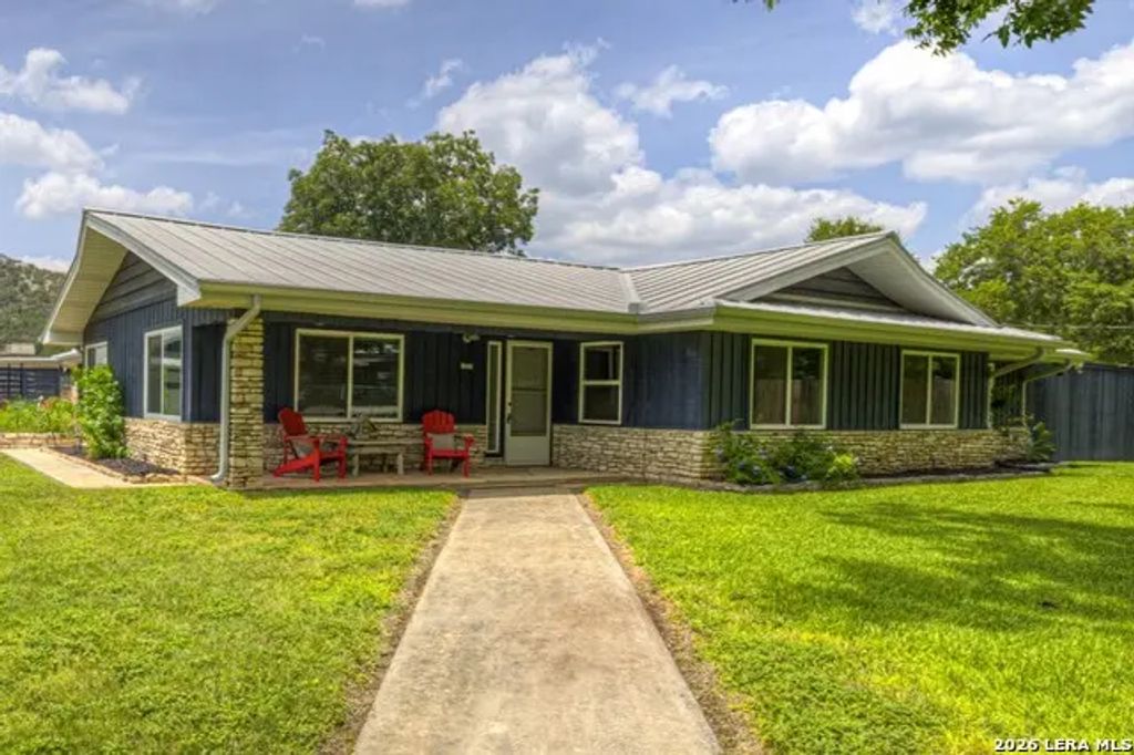 635 Riverside Path, Canyon Lake