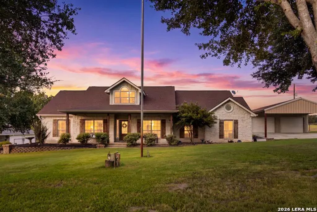 1413 Country Hills Drive, La Vernia