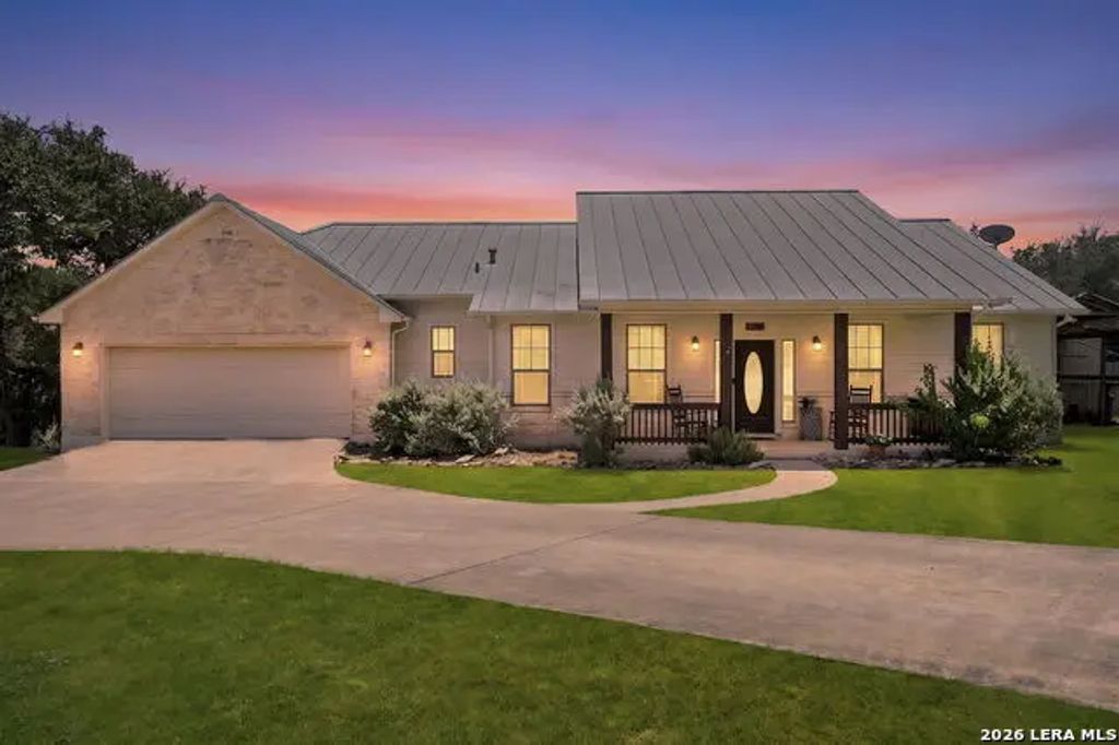 2700 Skyline Dr, Canyon Lake