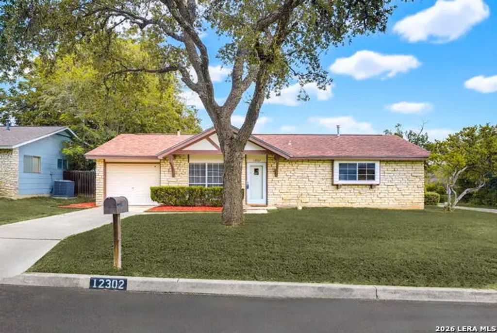 12302 Lone Shadow Trail, Live Oak