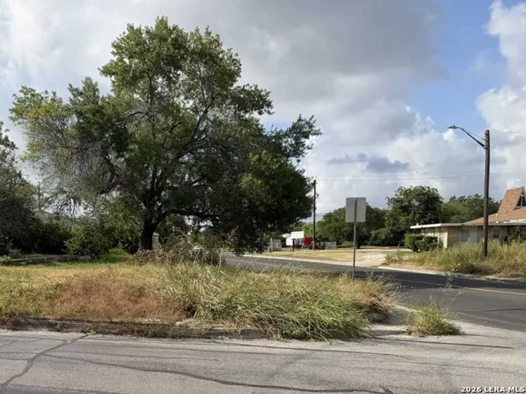 Tbd E Ferris, San Antonio
