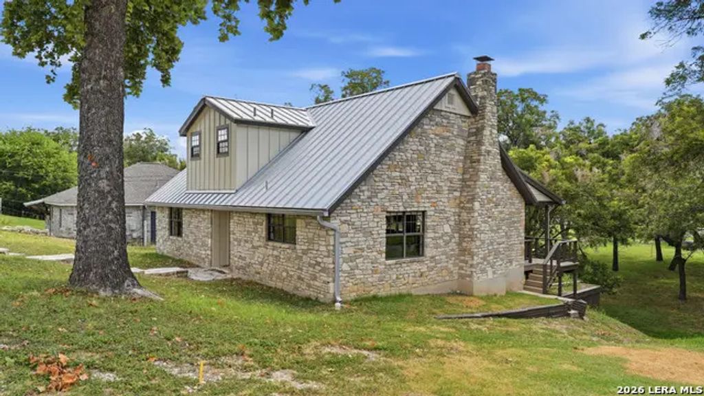 721 Ridgeroad Dr, New Braunfels