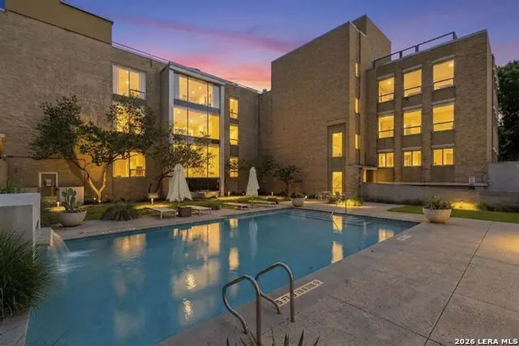 1115 S Alamo St 2405, San Antonio