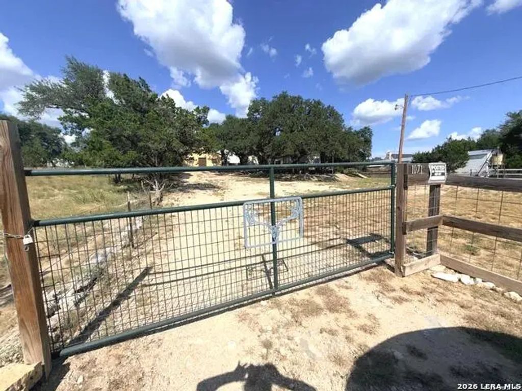 1071 Cypress Dr, Canyon Lake