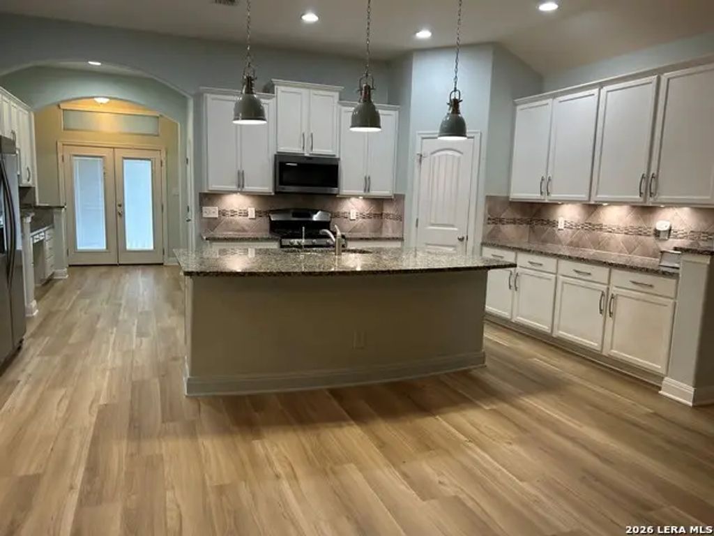 1225 Legacy Dr, New Braunfels