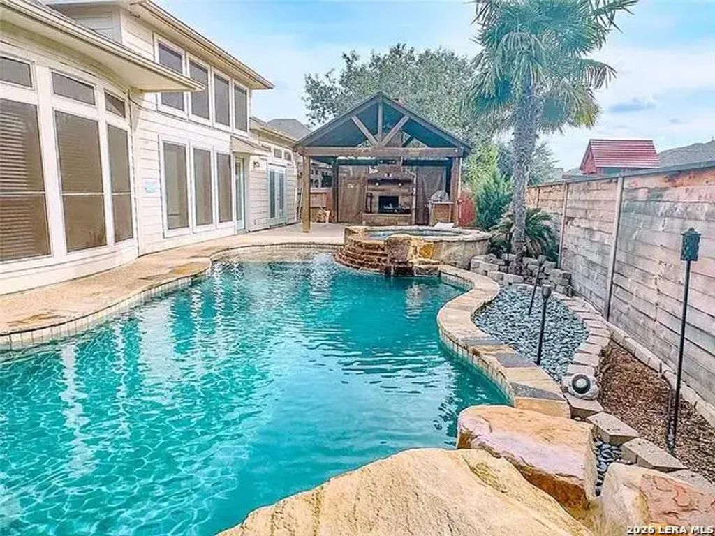 3022 Hidden Mdw, Seguin