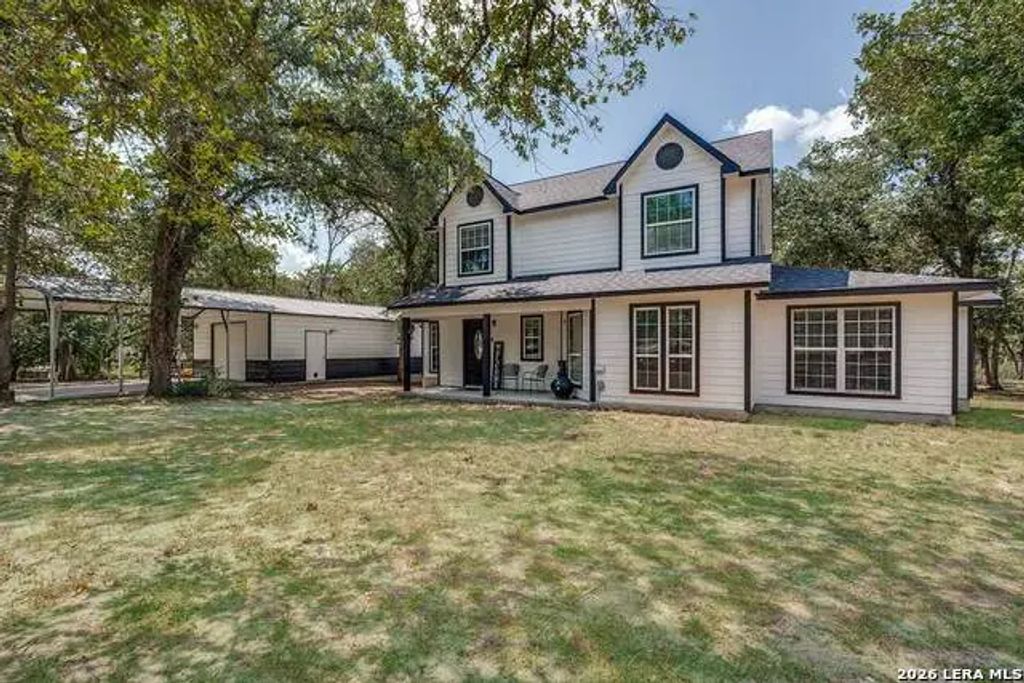 200 Oak Hollow Drive, La Vernia
