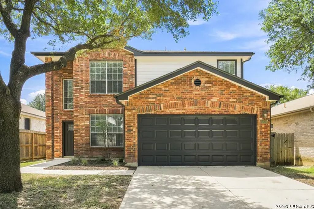 8734 Sonora Pass, Helotes
