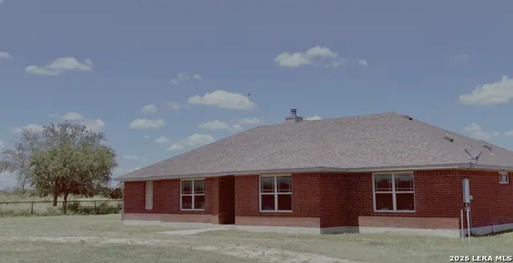 2259 County Road 325, Sabinal
