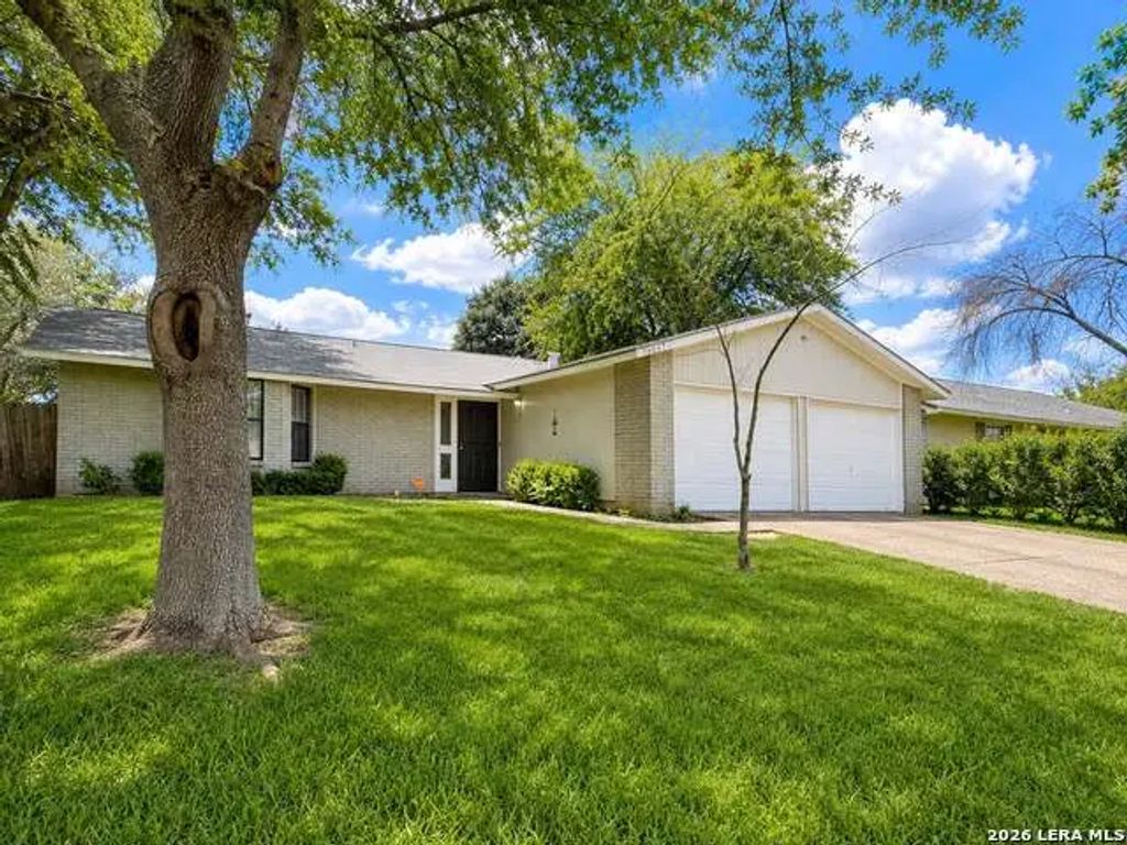 11057 White Sands, Live Oak