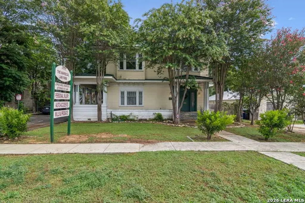 1032 W Woodlawn, San Antonio