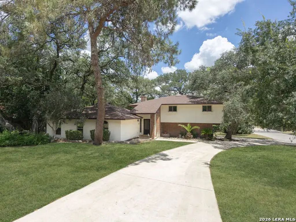301 Sagecrest Dr, Hollywood Park