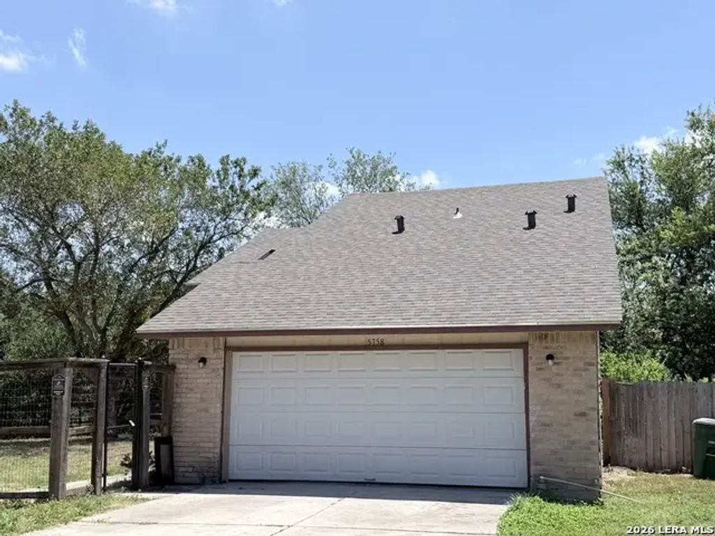 5758 Spring Moon St, San Antonio
