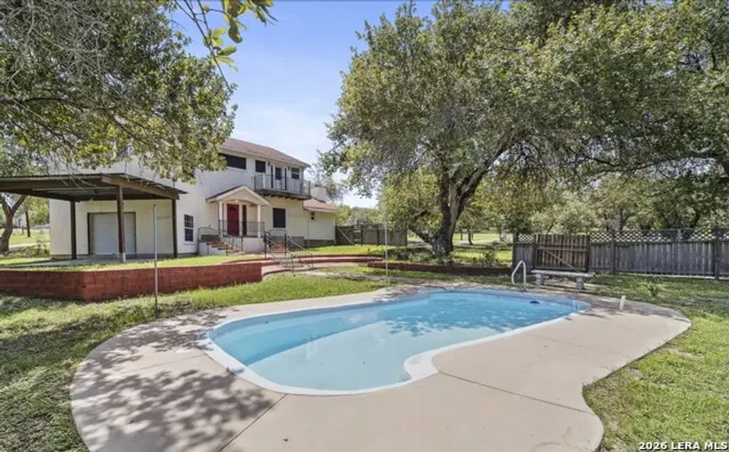 217 Sky View Dr, Adkins
