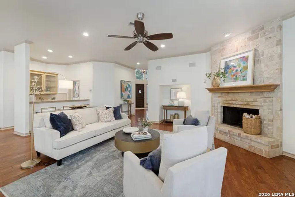 8 Aspen Creek Dr, San Antonio