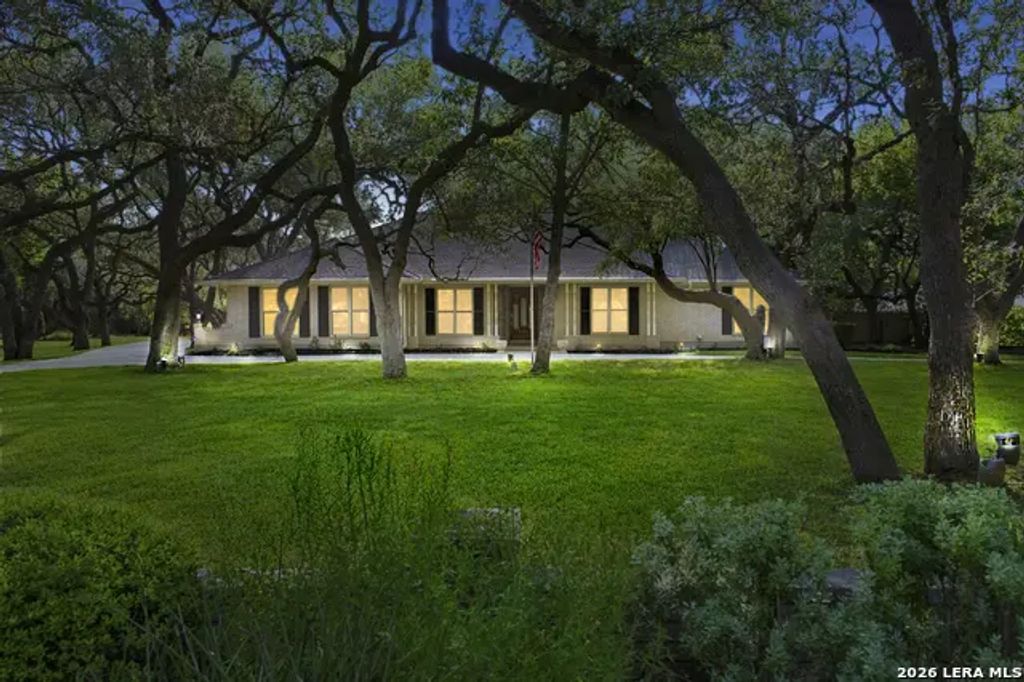 106 Bikeway Ln, Shavano Park