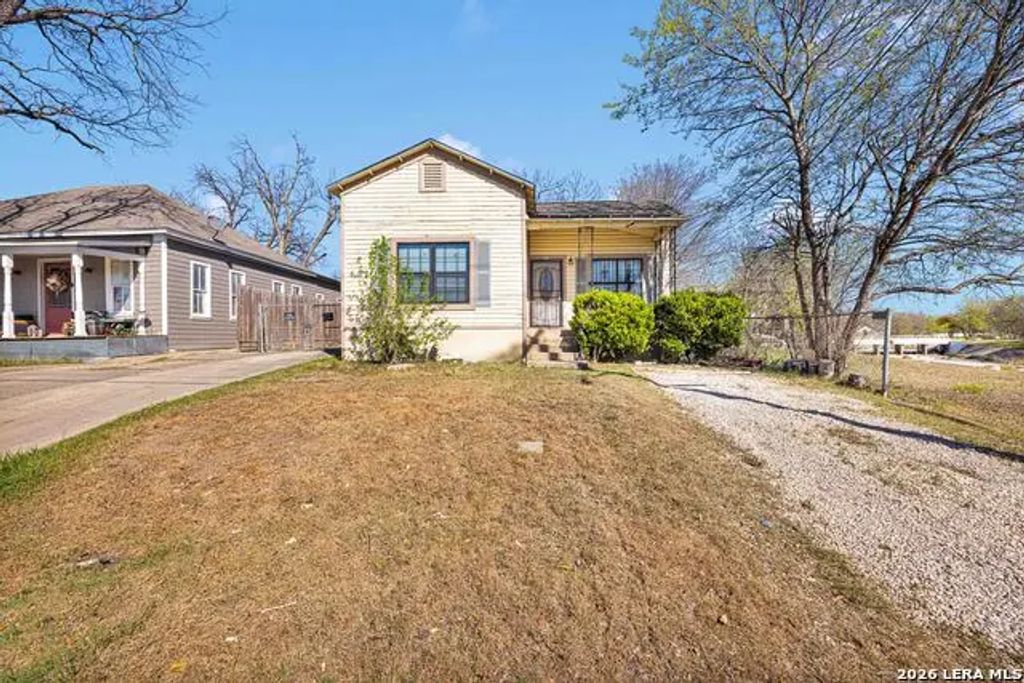 652 N San Ignacio Ave 101, San Antonio