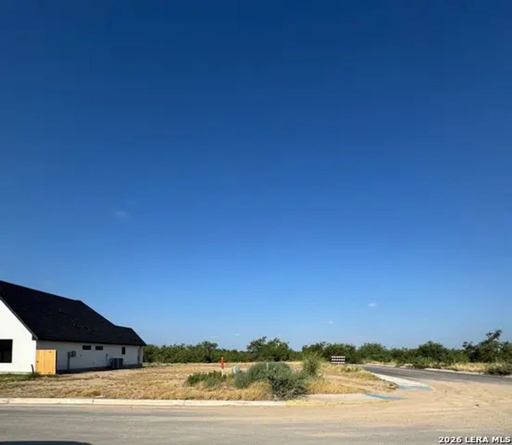 702 Encinal, Eagle Pass