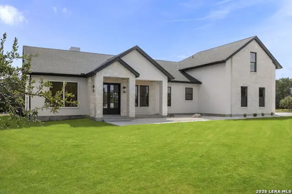 731 Highland Meadows, Bandera