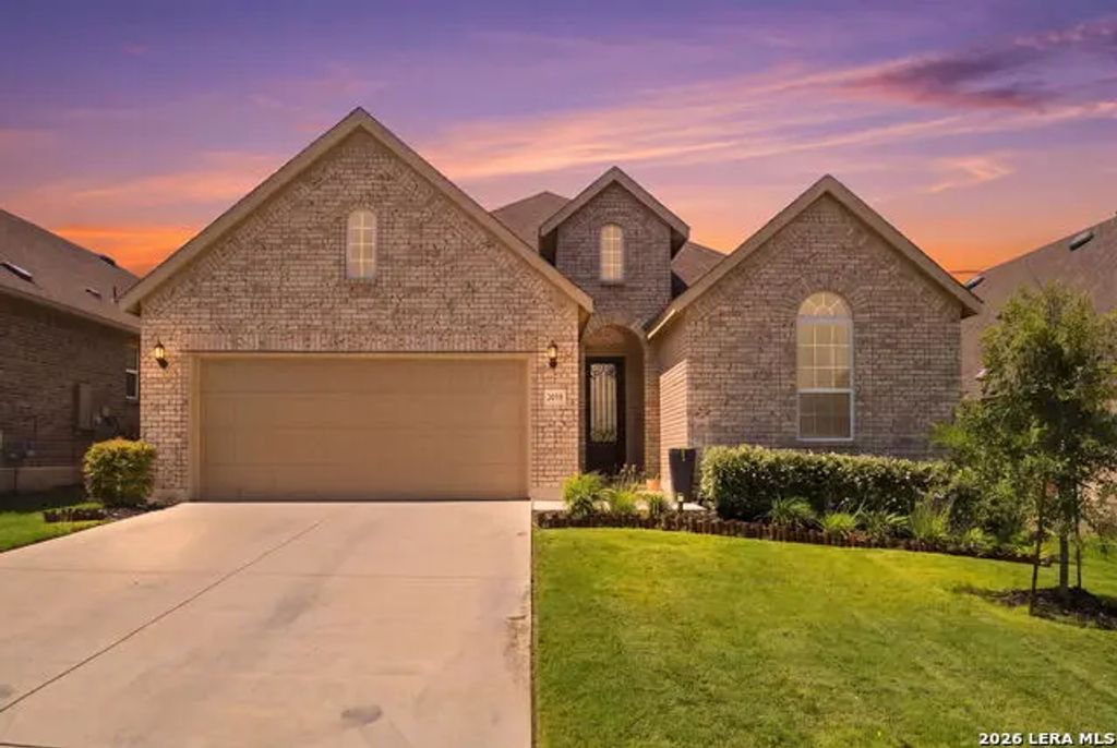 2290 Steerhead Trl, New Braunfels