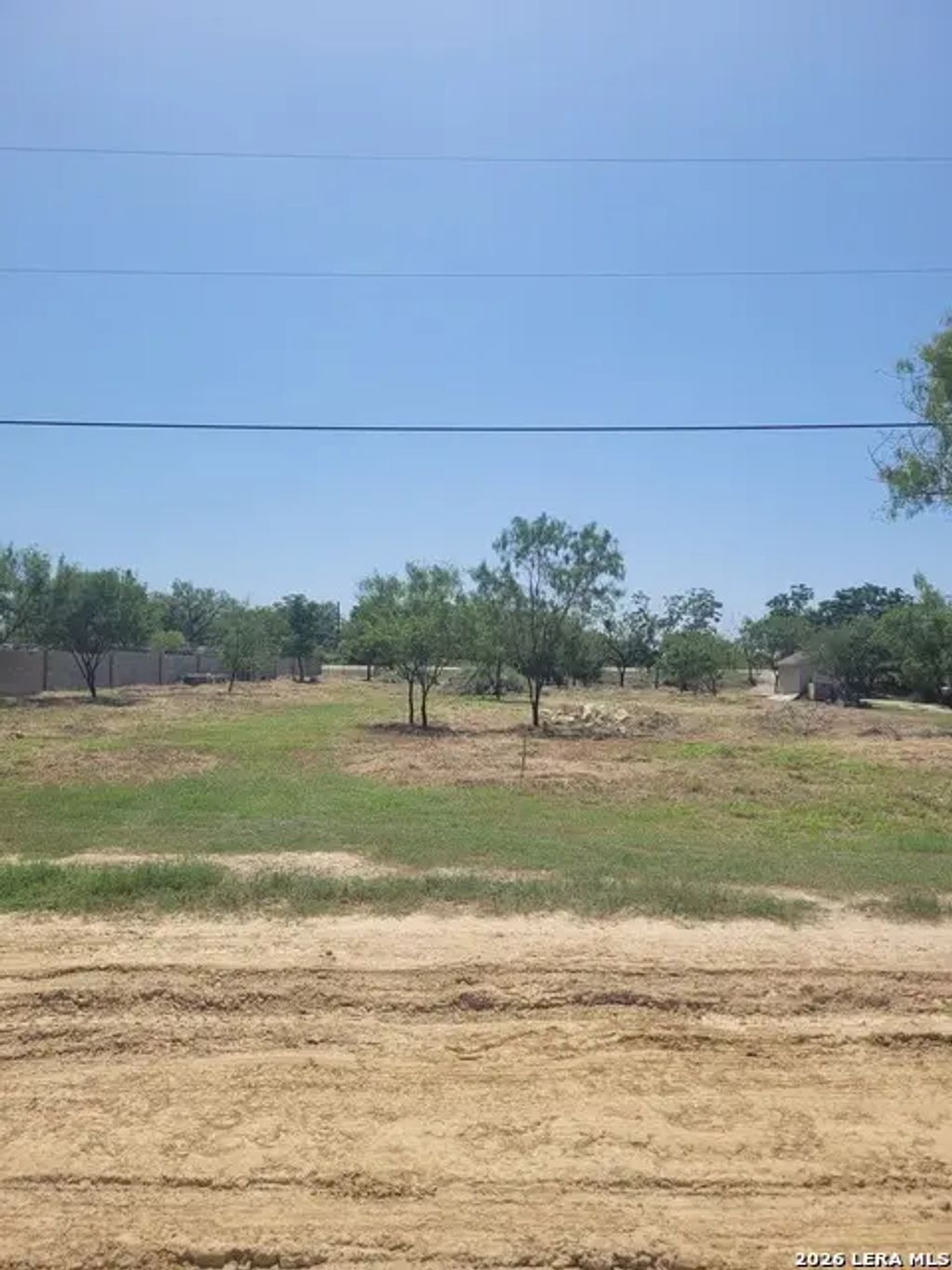 754 County Road 6843, Lytle