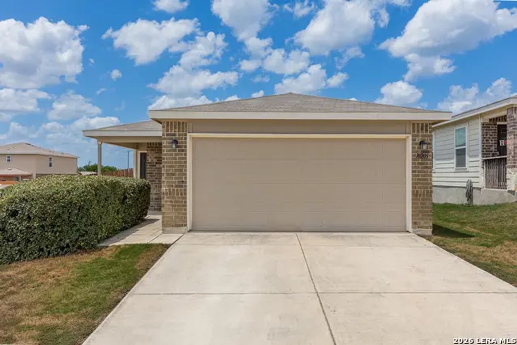 10203 Reyes Hts, San Antonio