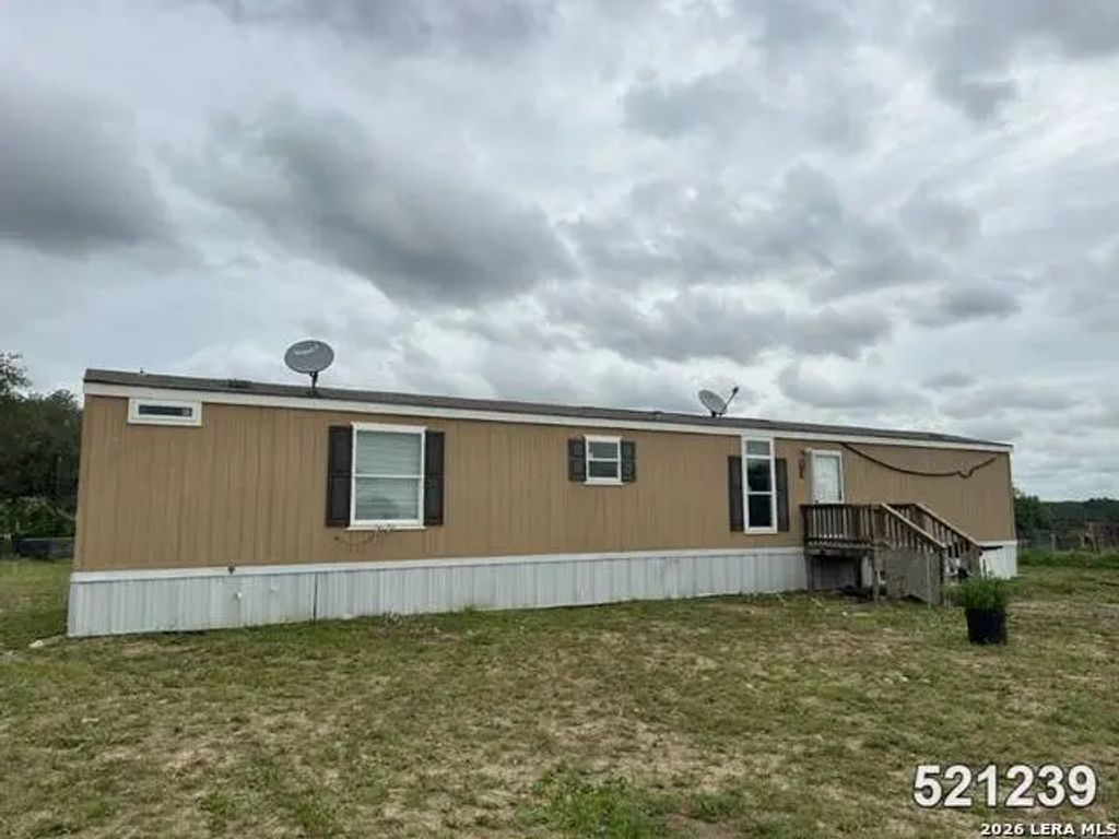 116 Sandy Ridge Dr, Poteet