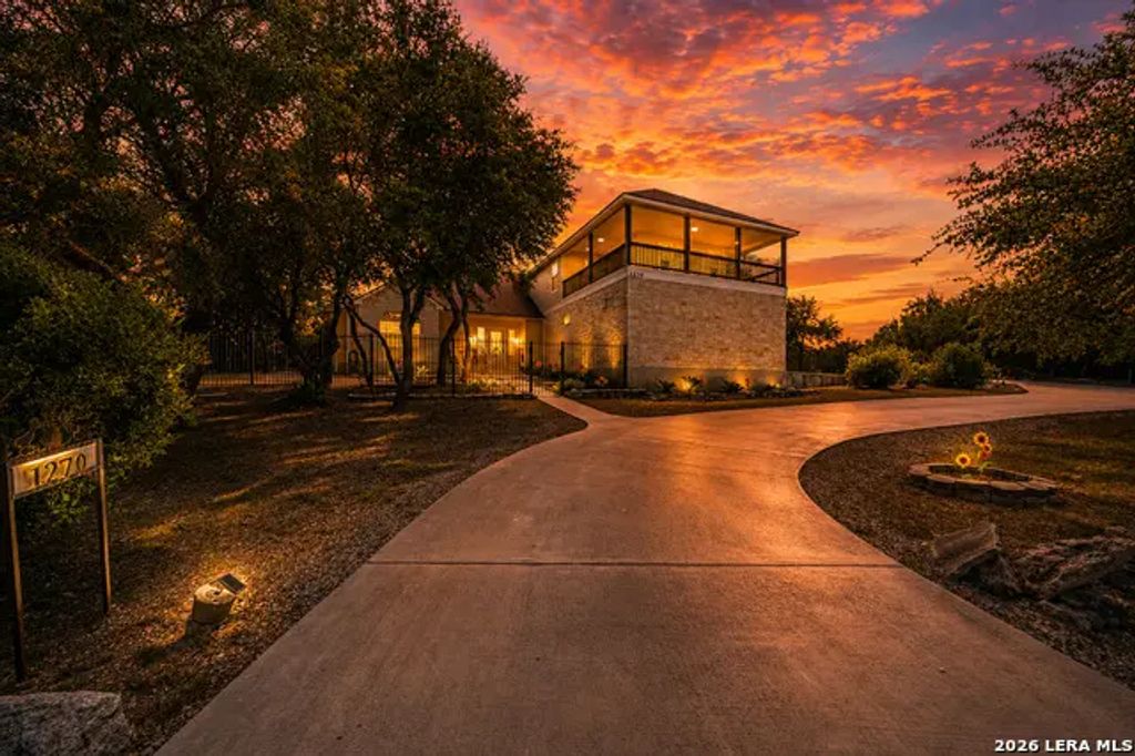 1270 Heritage Hl, Canyon Lake