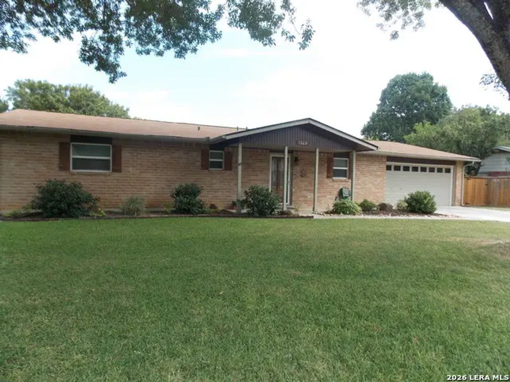 1309 Azalea Lane, New Braunfels