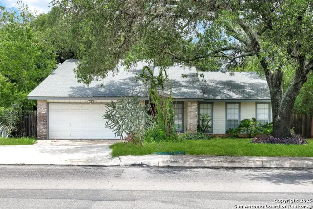 8026 Valley Trail, San Antonio