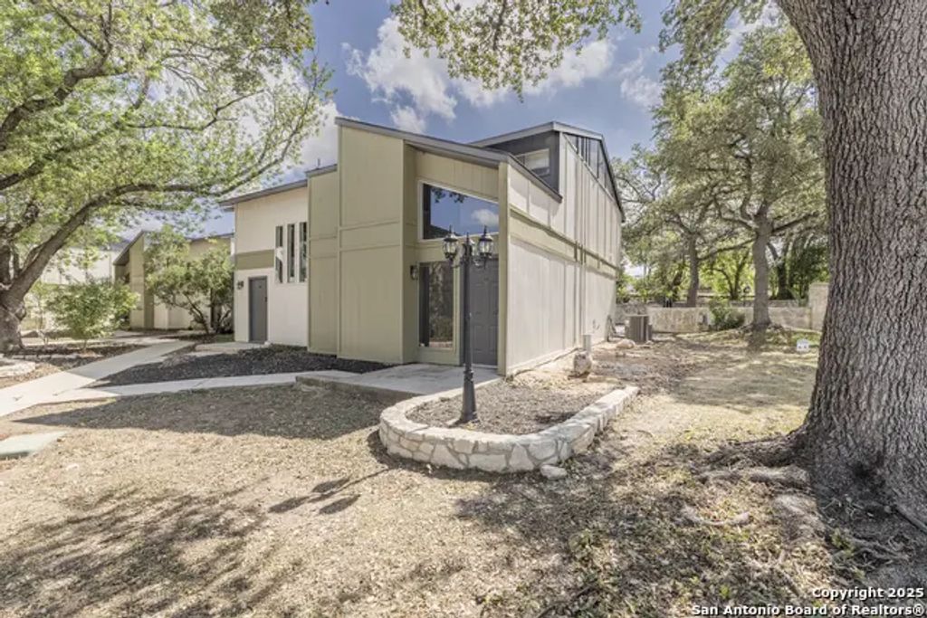 100 Lorenz Rd 101, San Antonio