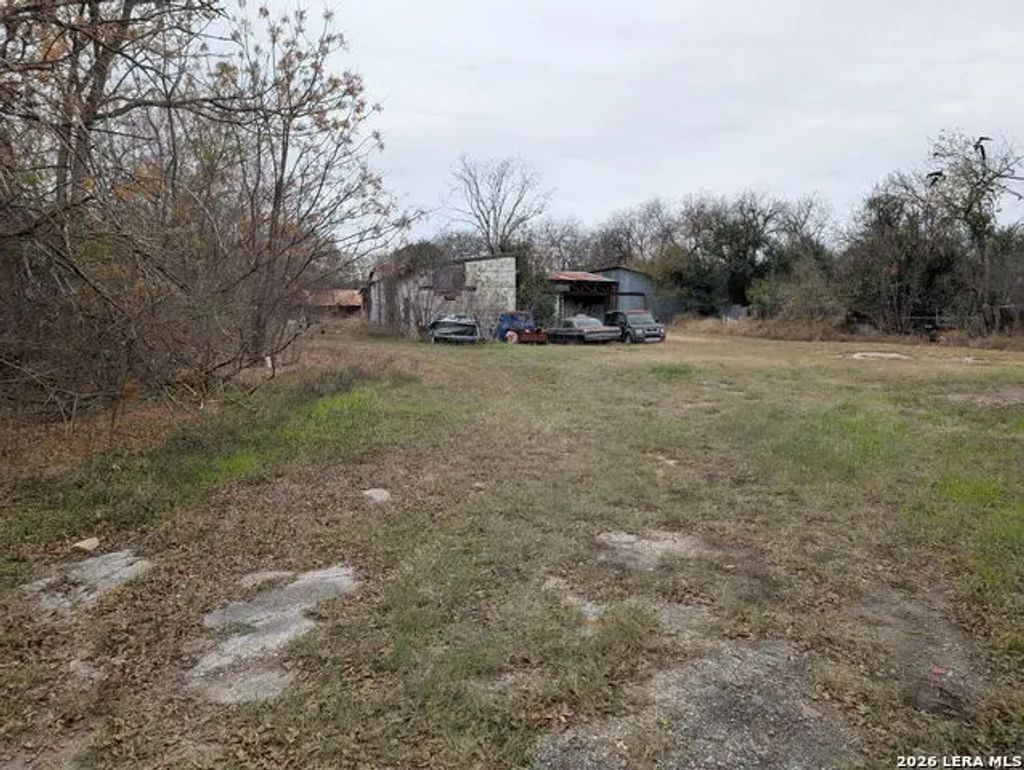 550 W Broadview, San Antonio