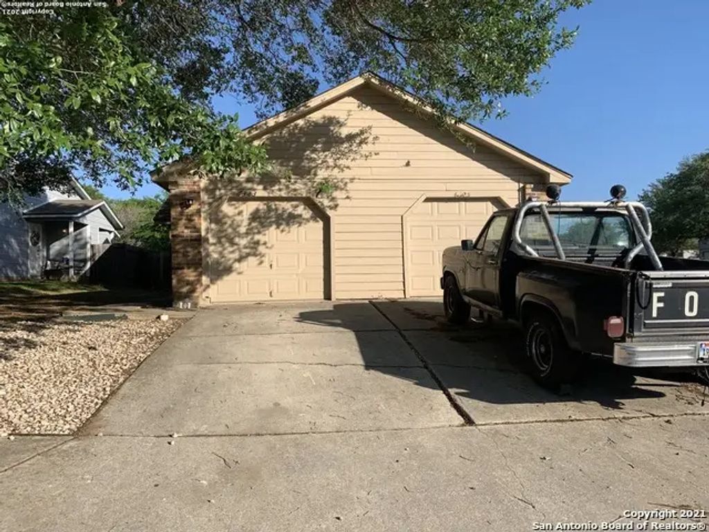 6323 Worchester Knls, San Antonio