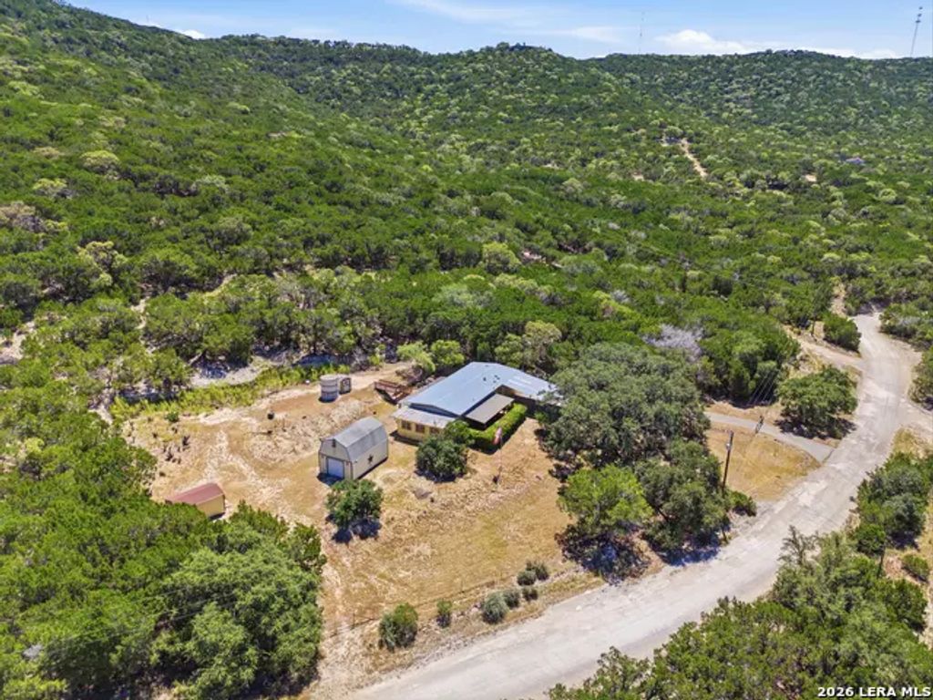 1501 Spring Rd, Pipe Creek