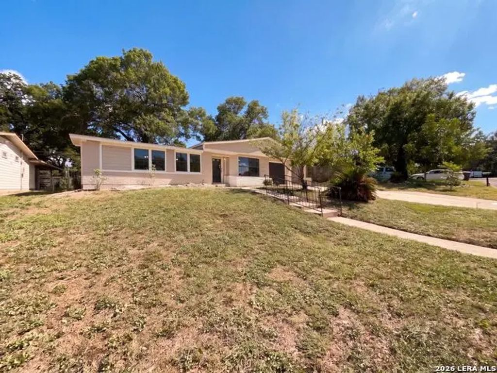 222 Colebrook Dr, San Antonio