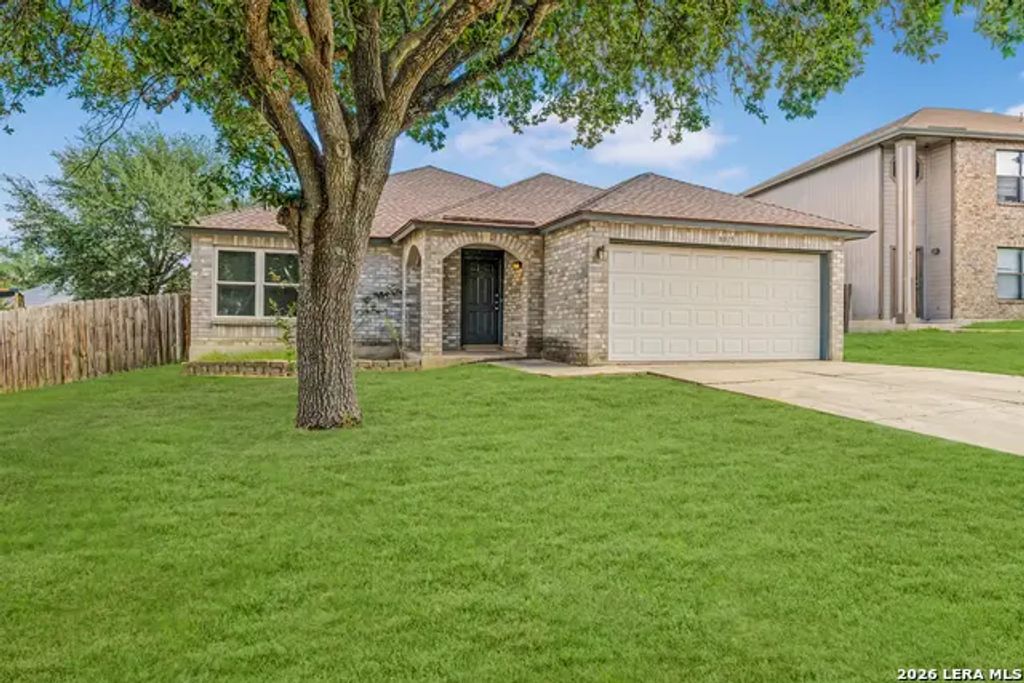 8015 Chestnut Gate Dr, Converse