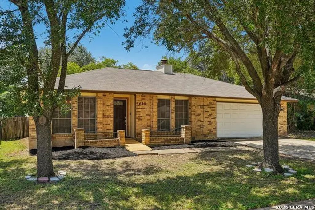 5619 Wood Walk, San Antonio