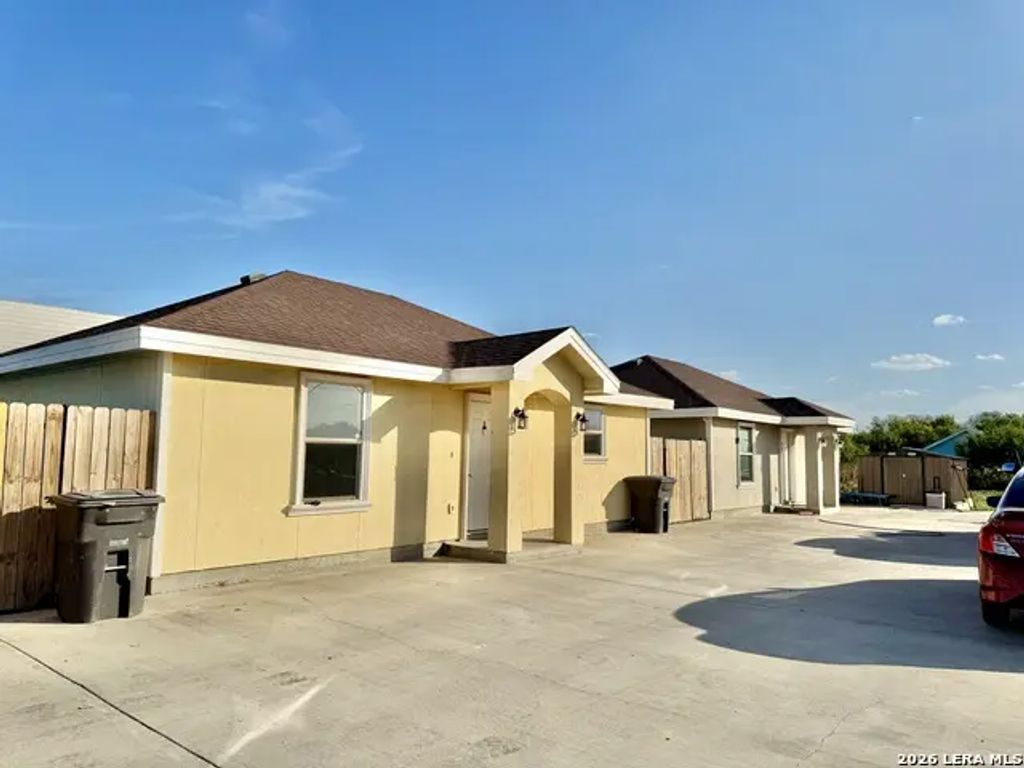 26 Loma Linda, Eagle Pass