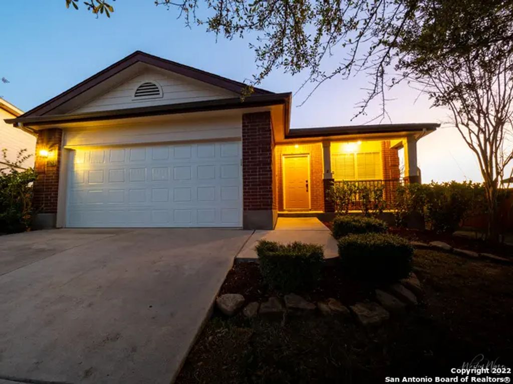 129 Crane Crest Dr, New Braunfels