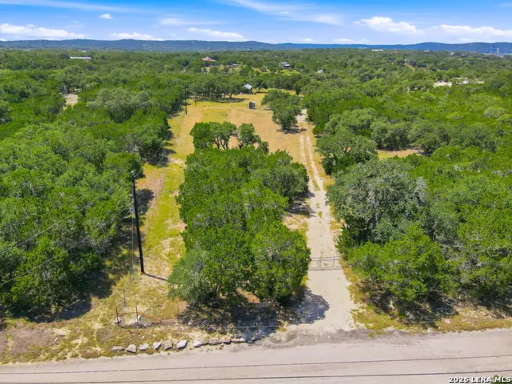 1353 Brushy Creek Dr, Lakehills