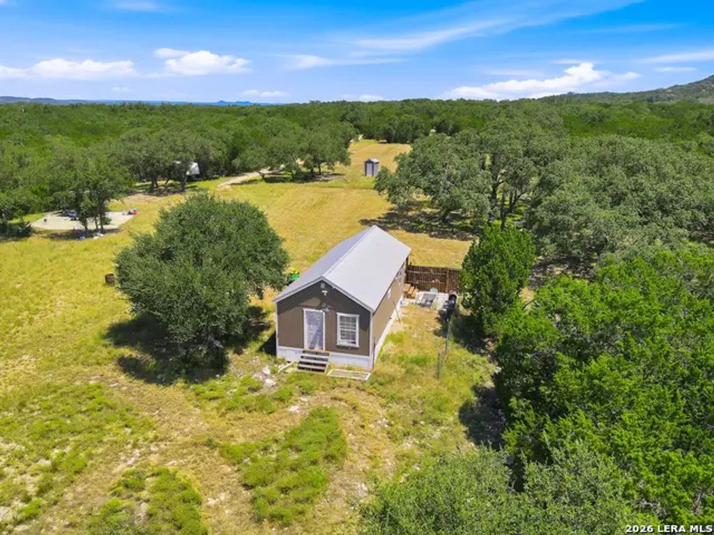 1353 Brushy Creek Dr, Lakehills