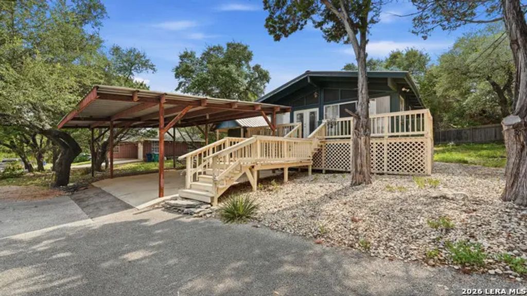 326 Cedar Dr, Canyon Lake