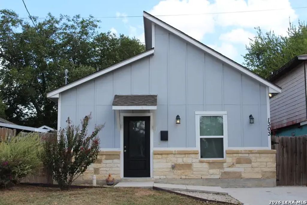 1303 Lombrano St, San Antonio
