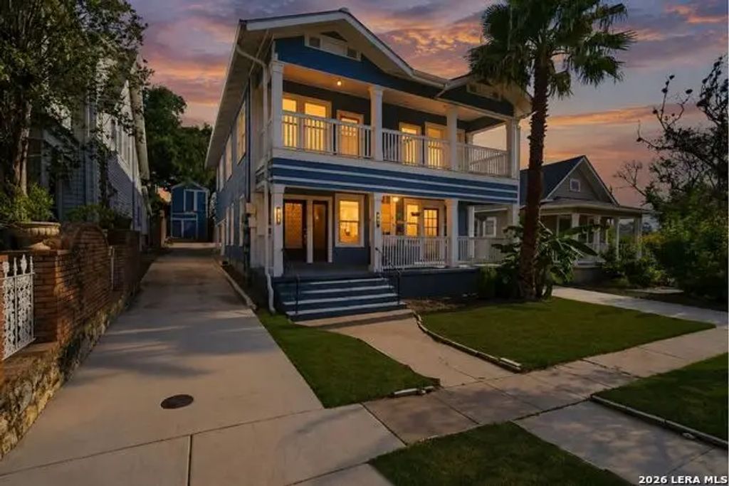 141 E Woodlawn Ave, San Antonio