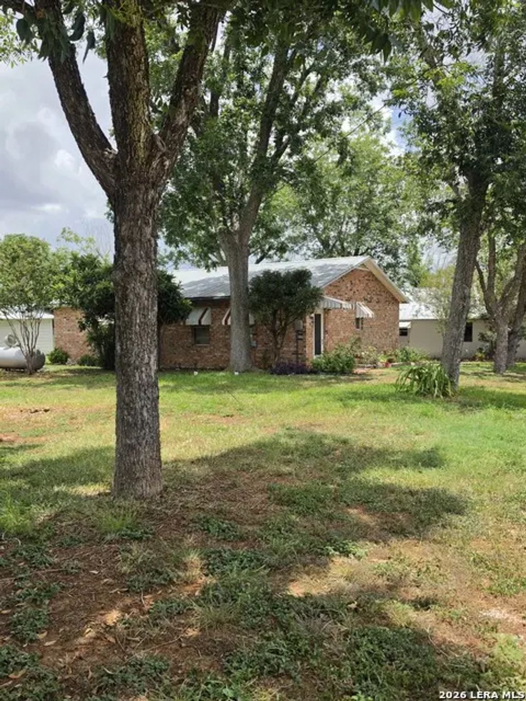 305 Waltom Ave, Jourdanton