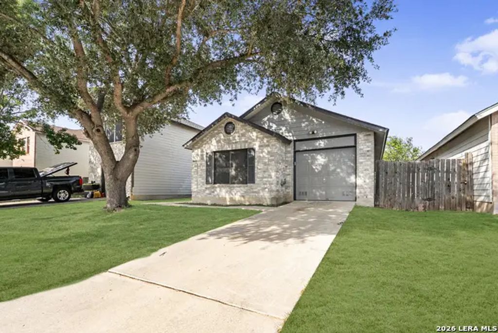 6814 Saharastone Dr, Converse