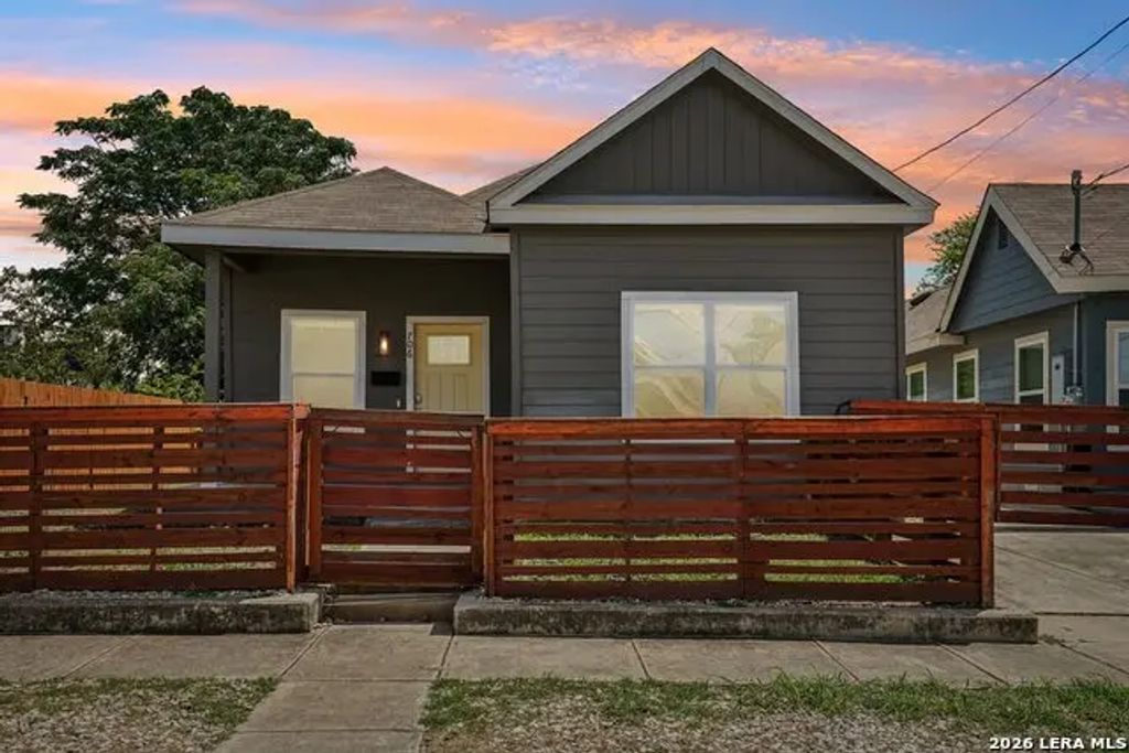 706 S Olive St, San Antonio