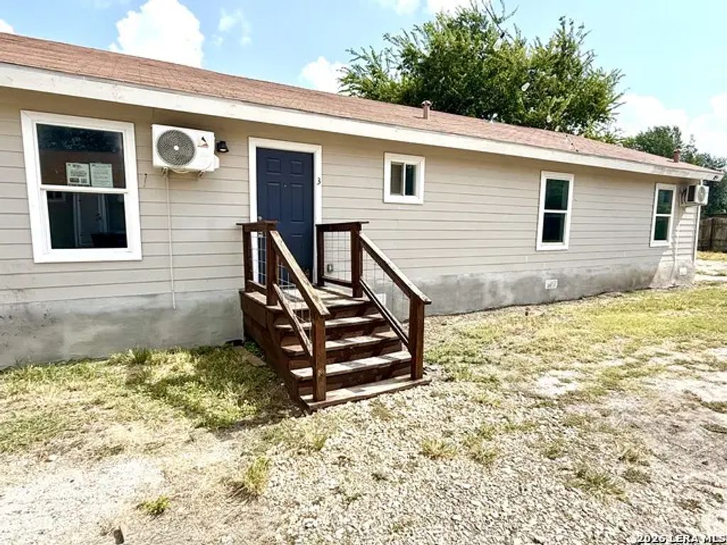 2706 Observation Drive 3, San Antonio