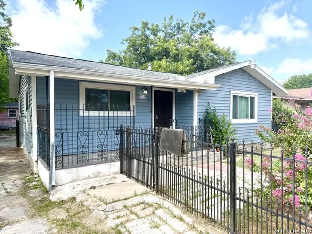 1820 W Southcross Blvd, San Antonio